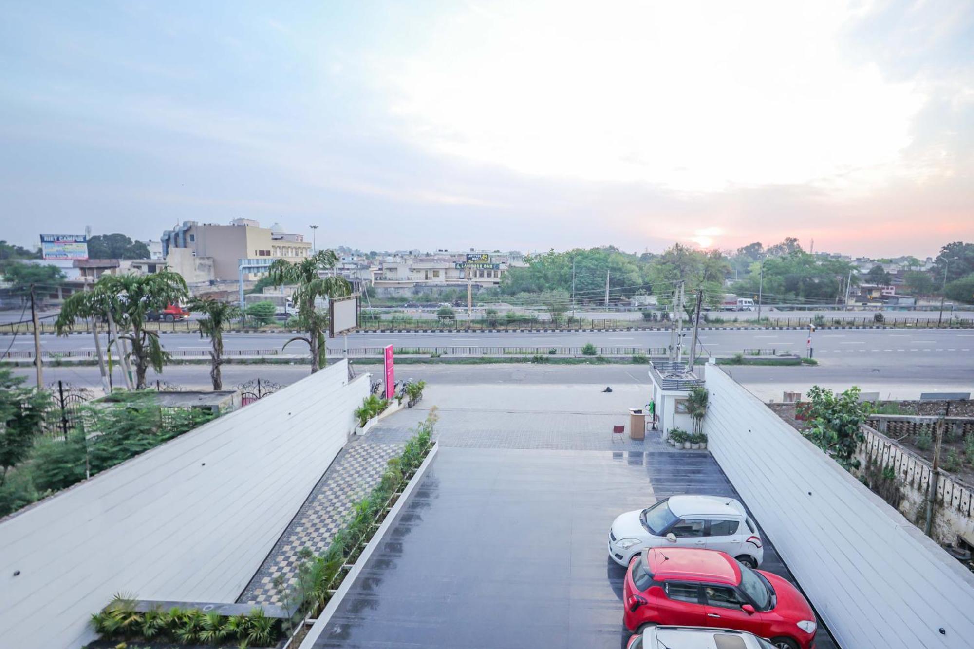 Regenta Place Phagwara By Royal Orchid Hotels Limited Ngoại thất bức ảnh